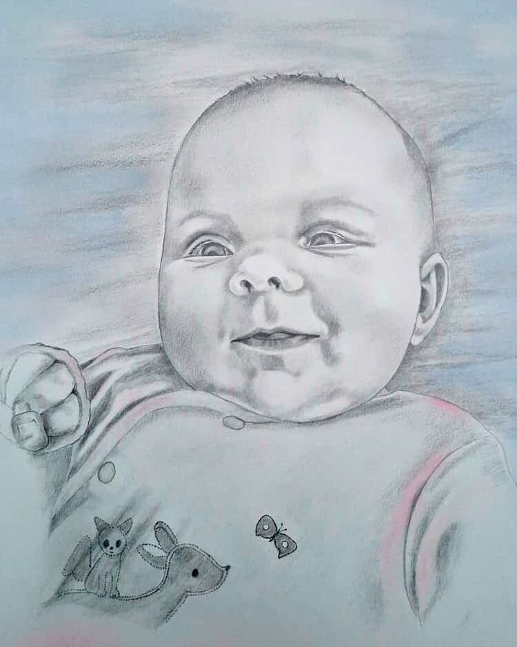 Retrato a lápiz de Aria, bebé de 4 meses | Expresión sonriente y detalles de piel en grafito | Obra de Beatriz Marín, 2025